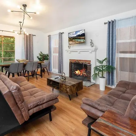 Luxury Living: Spacious 3Br Home